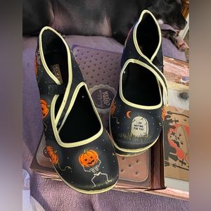 Hot chocolate designs Halloween platforms  11/41